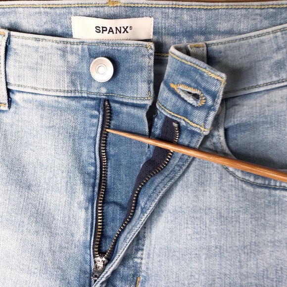 NWT Women's 16 SPANX Lycra Fitsense Flare Jean Turner Wash Denim Jeans High Rise - Picture 6 of 11